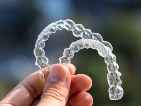 Invisalign Reviews (2022): The Good, Bad & Ugly Reality