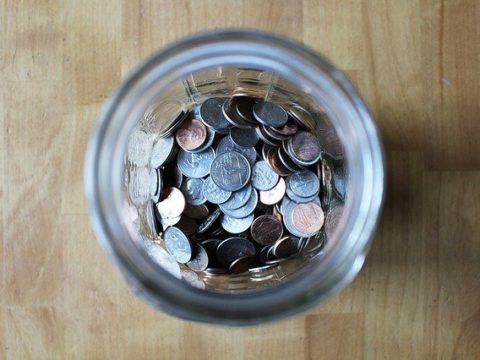 Saving Money in a Jar: Ideas and Challenges to Save